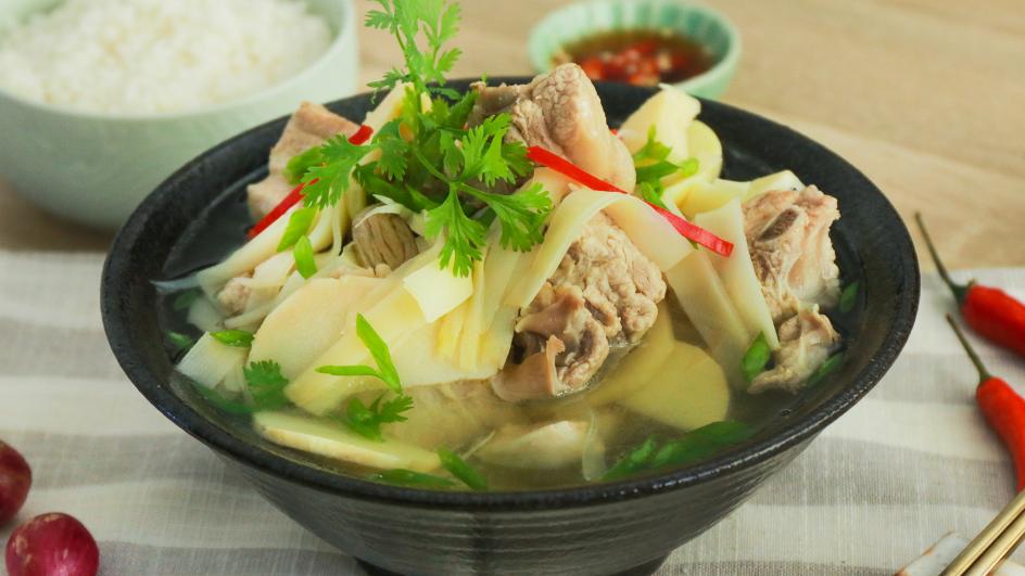 Canh Sườn Nấu Măng Chua Tươi