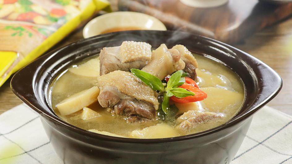 Canh Vịt Nấu Măng Tươi