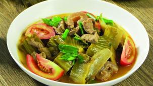 Gân Bò Kho Dưa Chua